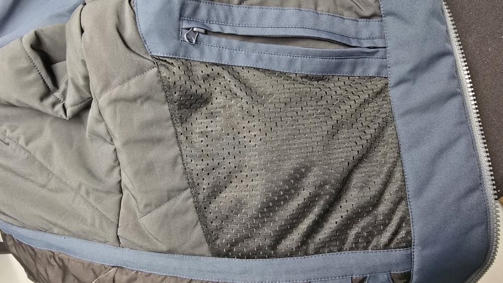 Extra ventilerende binnenzak.